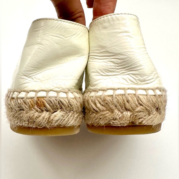 Chanel CC Logo Espadrilles Distressed Patent White Leather Flats EU 39 US 8-8.5 - Picture 10 of 14